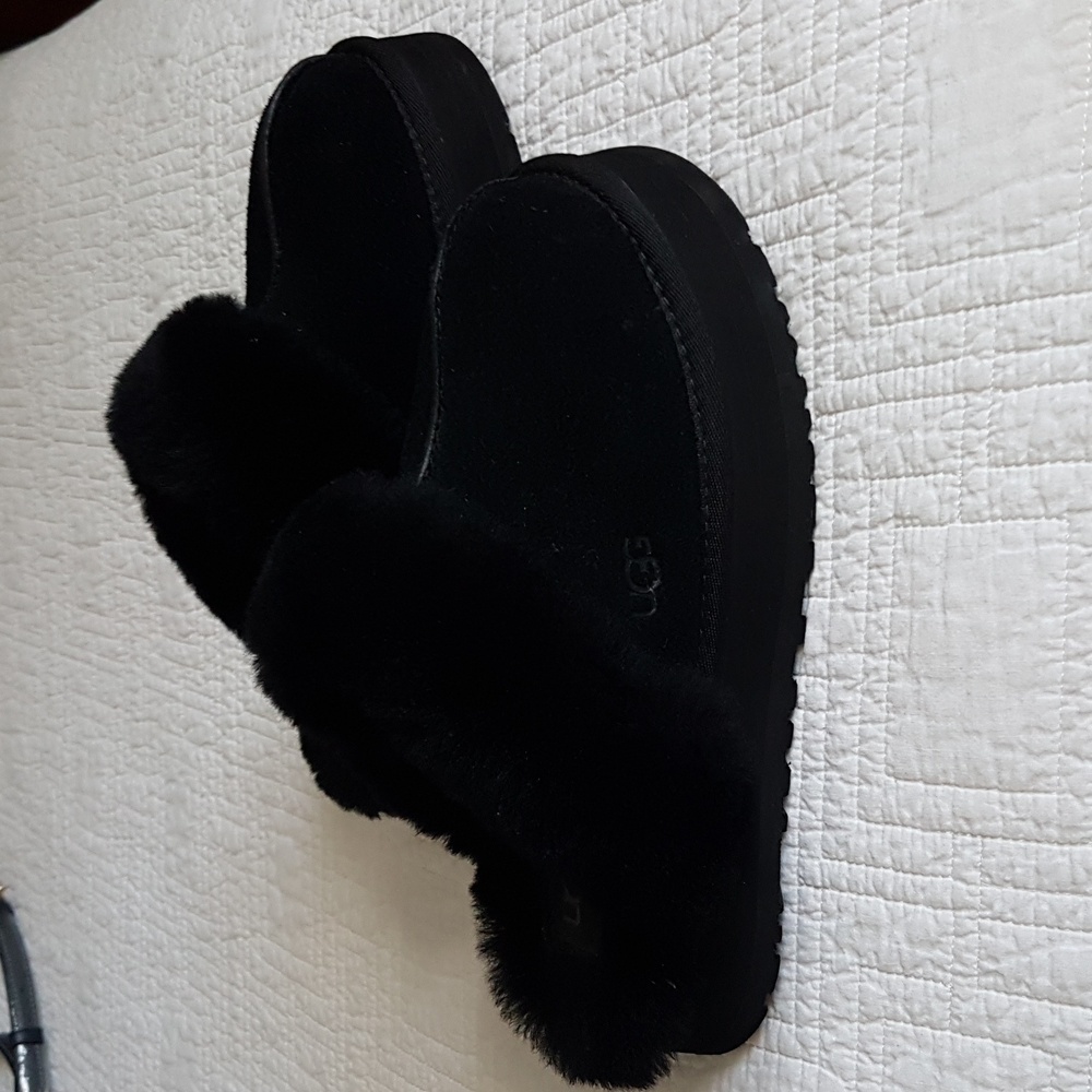 UGG Women's Plush Black Slippers - Picture 6 of 12
